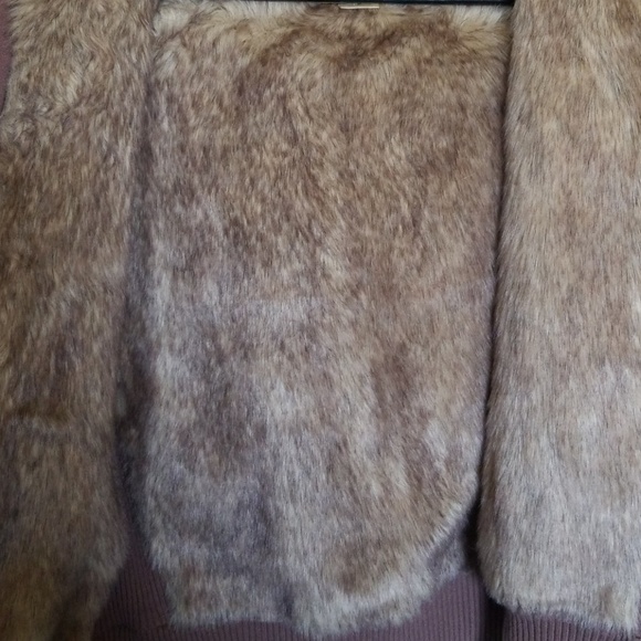 Fur hoodie - Picture 2 of 5